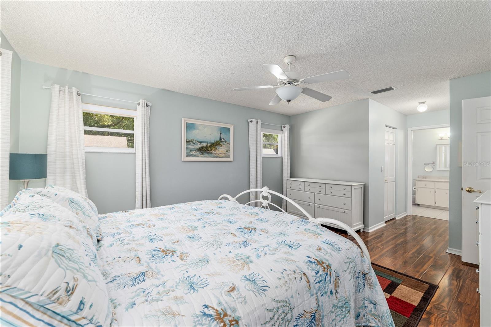 ON TOP OF THE WORLD - Residential