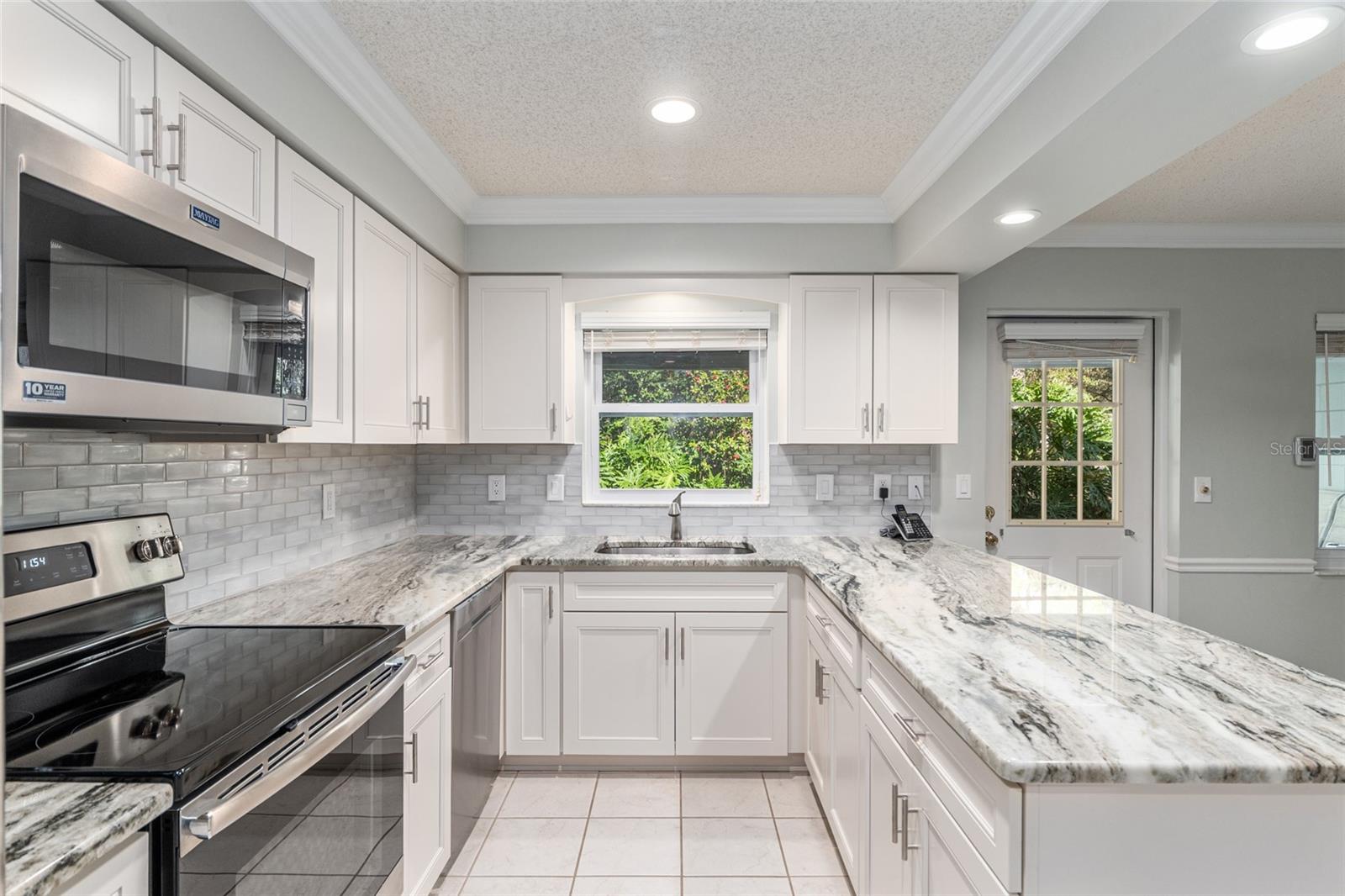 ON TOP OF THE WORLD - Residential