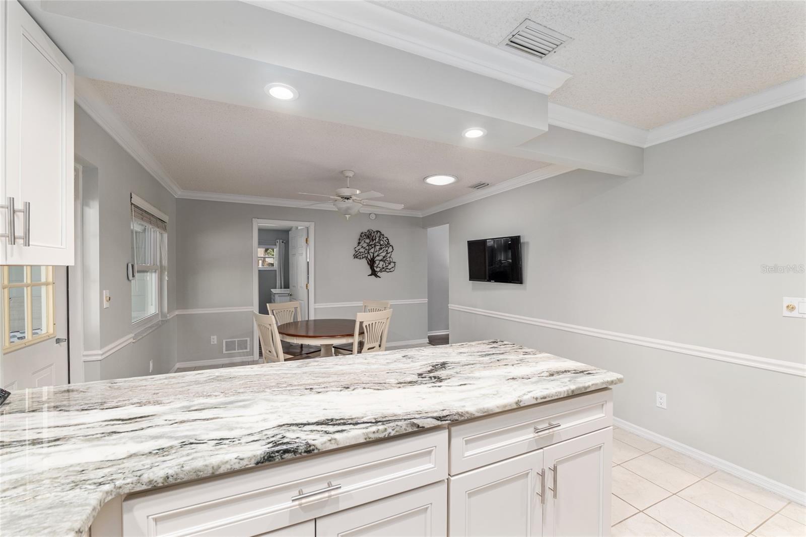 ON TOP OF THE WORLD - Residential