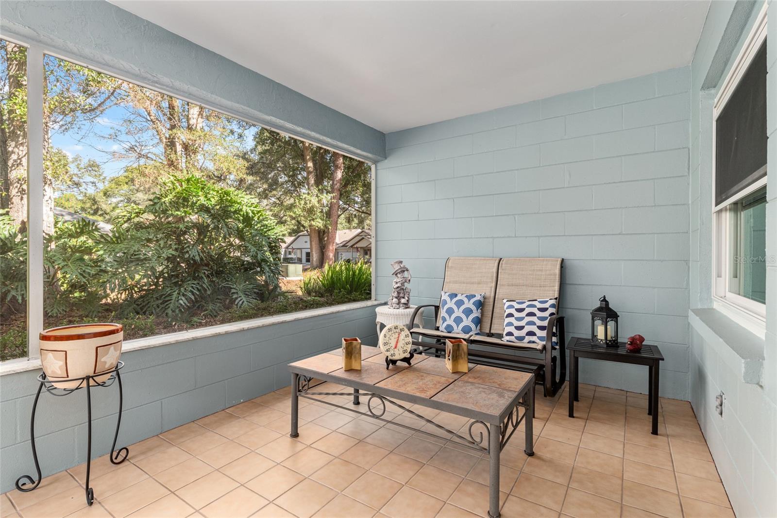 ON TOP OF THE WORLD - Residential