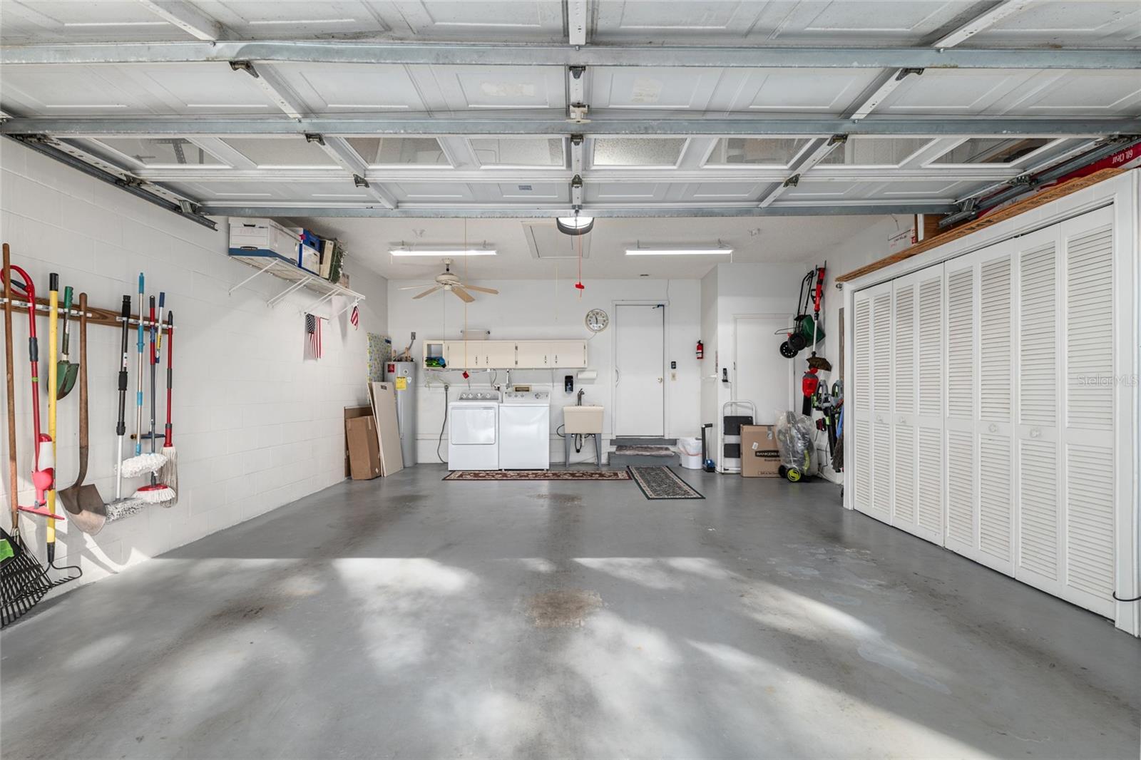 ON TOP OF THE WORLD - Residential