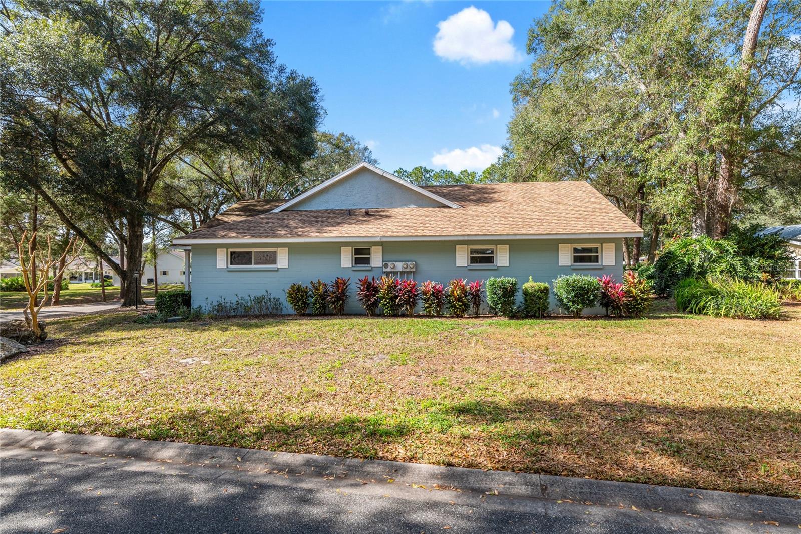 ON TOP OF THE WORLD - Residential