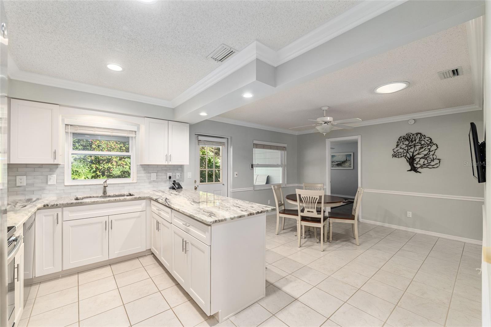 ON TOP OF THE WORLD - Residential