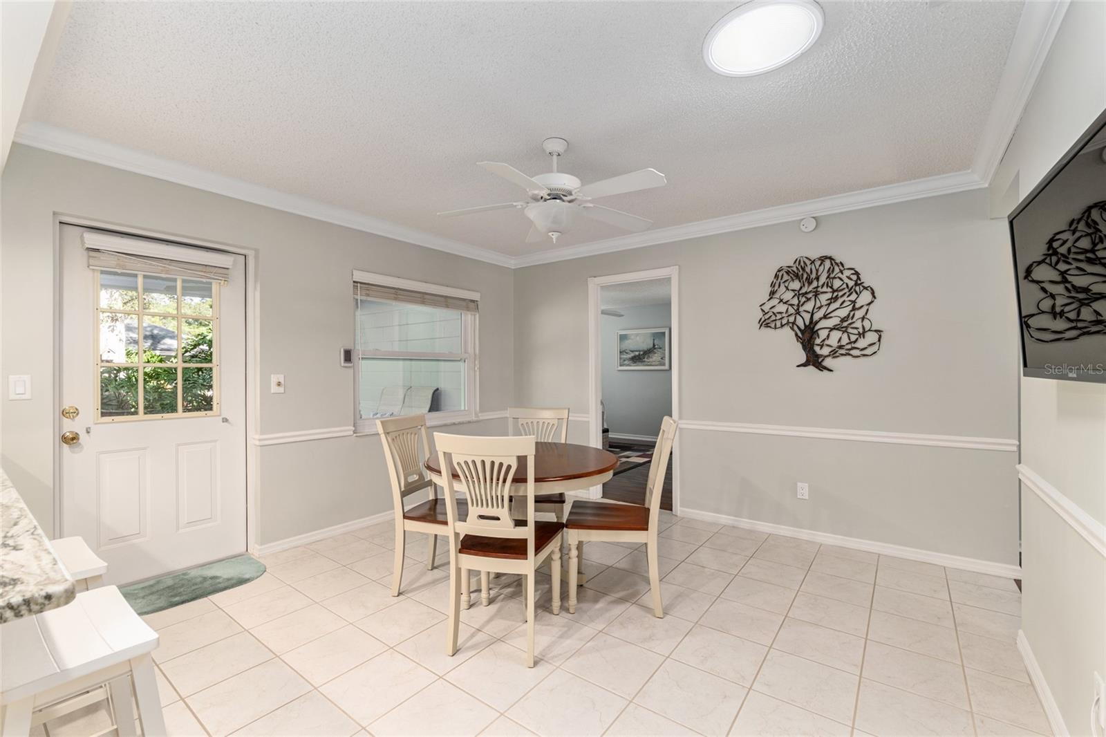 ON TOP OF THE WORLD - Residential