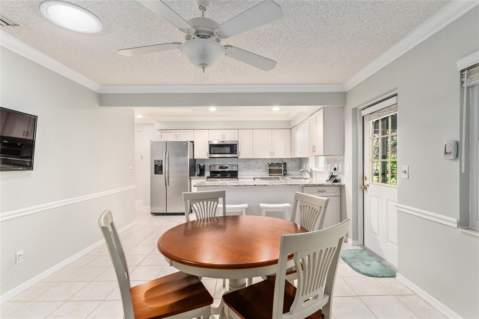 ON TOP OF THE WORLD - Residential