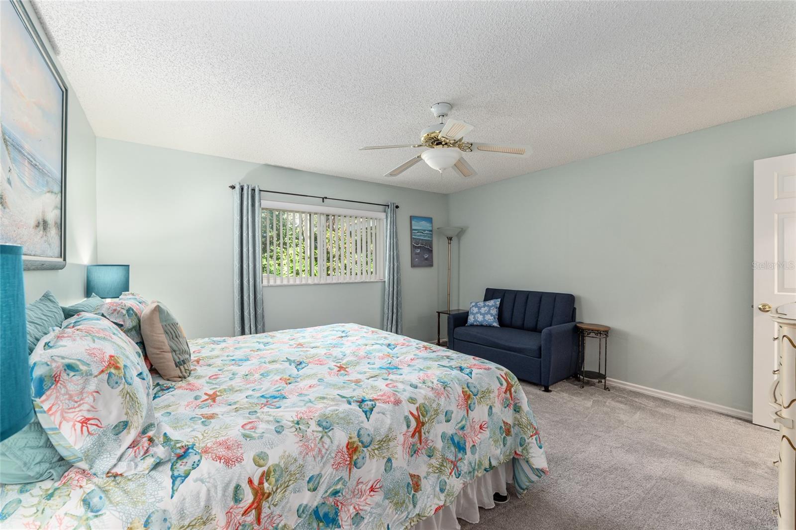 ON TOP OF THE WORLD - Residential