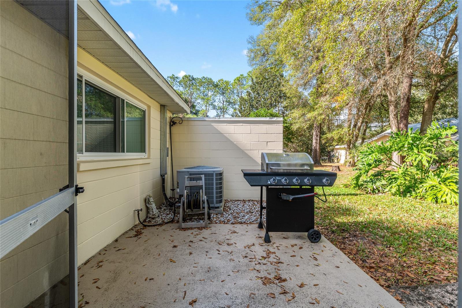 ON TOP OF THE WORLD - Residential