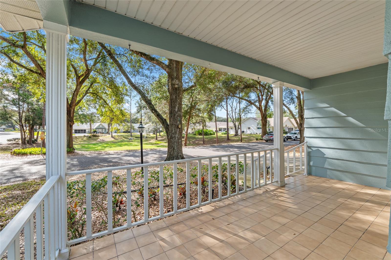 ON TOP OF THE WORLD - Residential