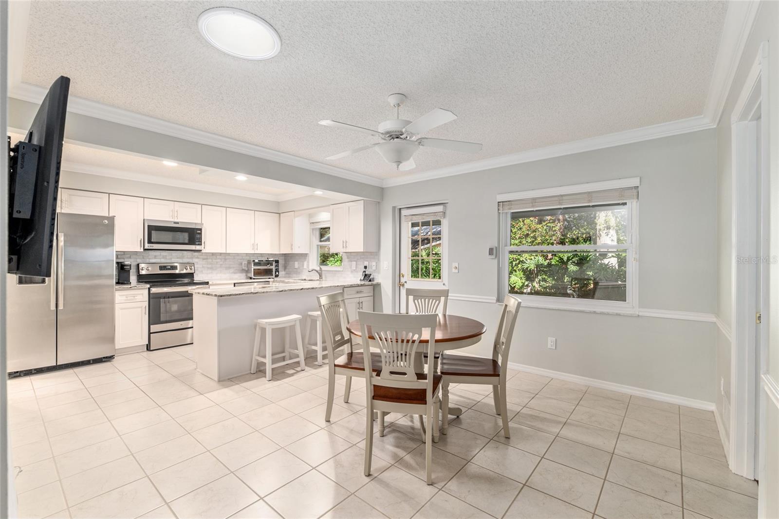 ON TOP OF THE WORLD - Residential