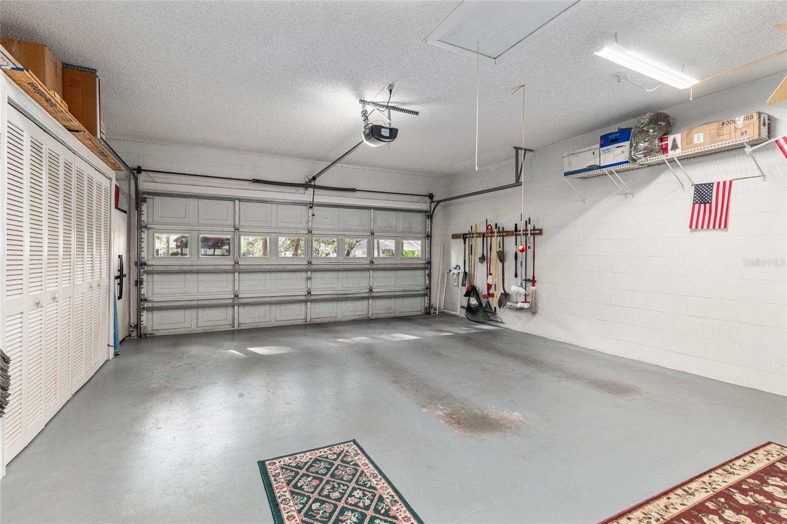 ON TOP OF THE WORLD - Residential