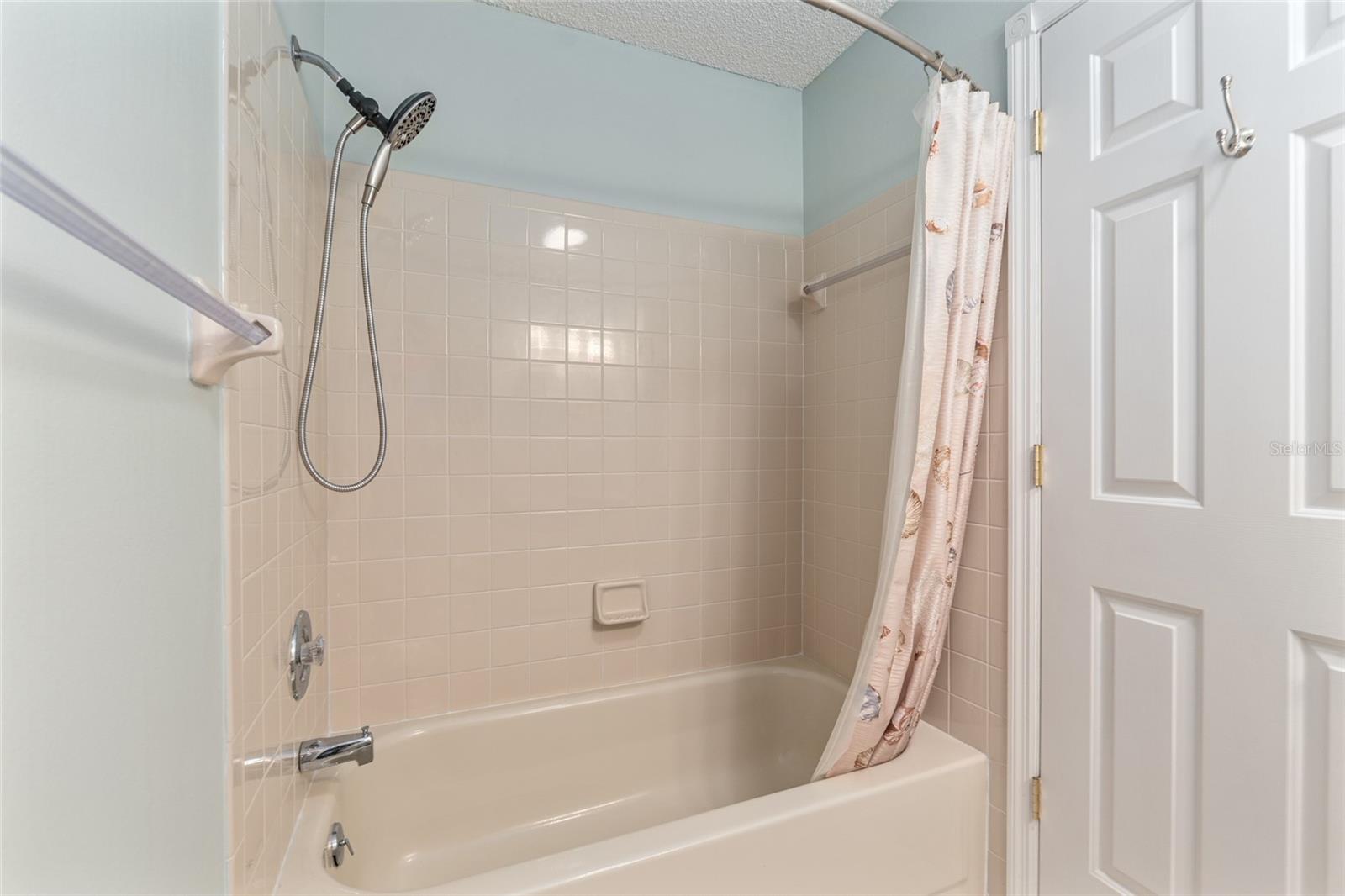 ON TOP OF THE WORLD - Residential