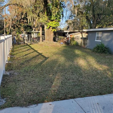 A home in LAKELAND