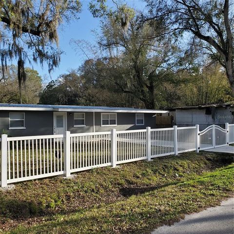 A home in LAKELAND