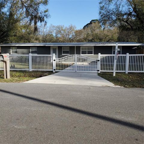 A home in LAKELAND