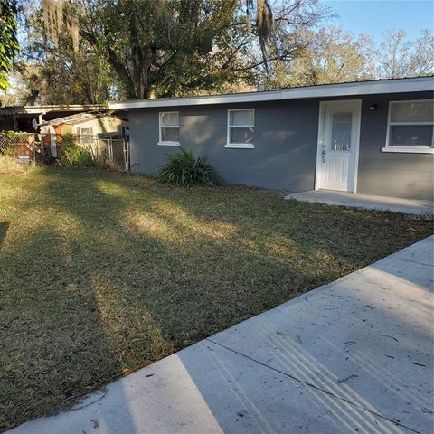 A home in LAKELAND