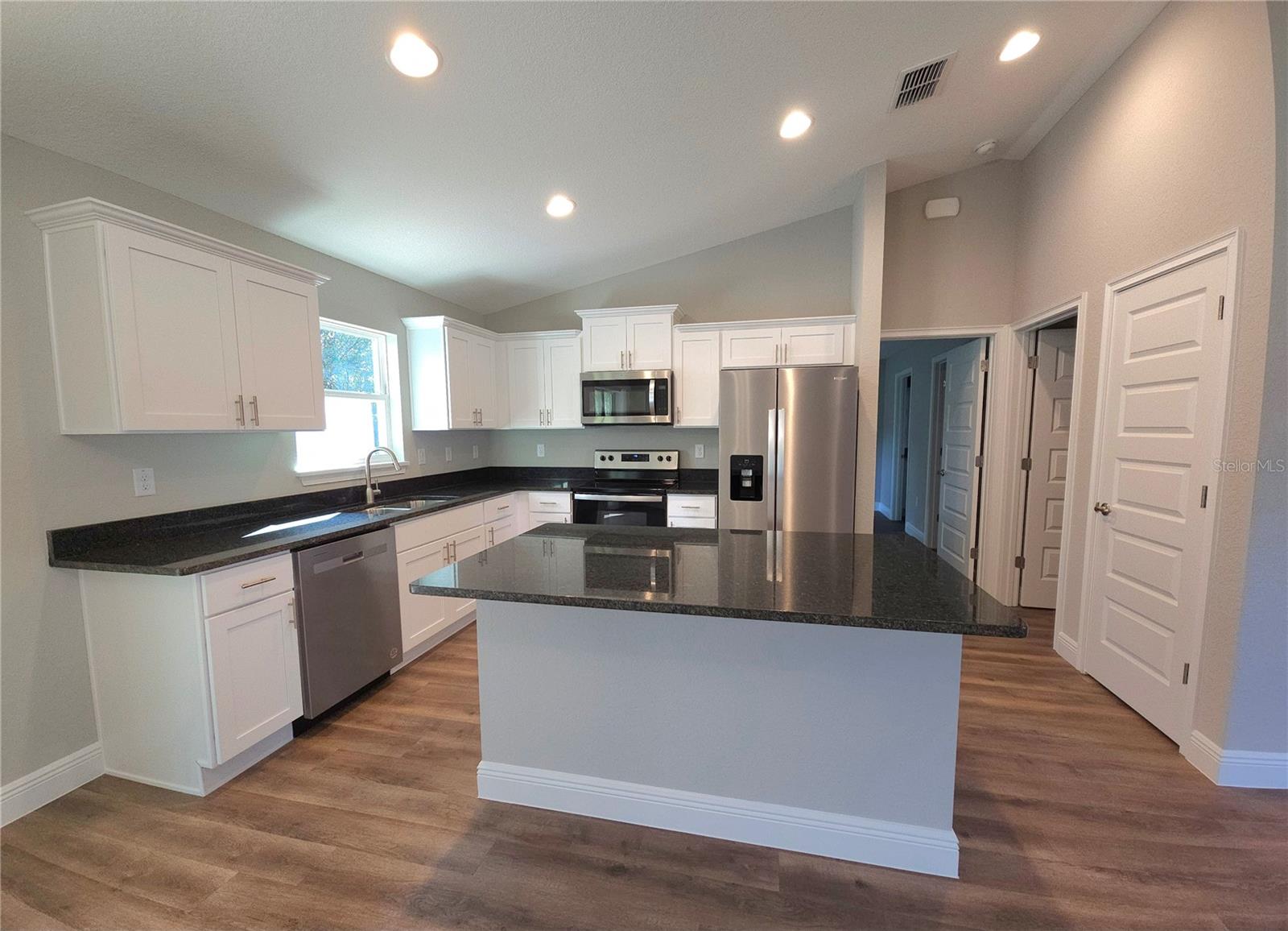 SILVER SPGS SHORES UN 09 - Residential Lease