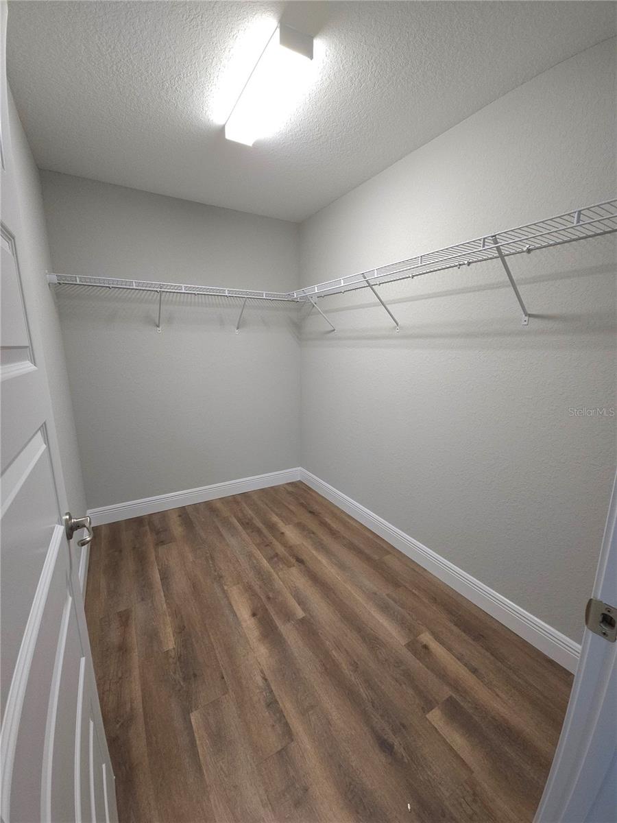 SILVER SPGS SHORES UN 09 - Residential Lease