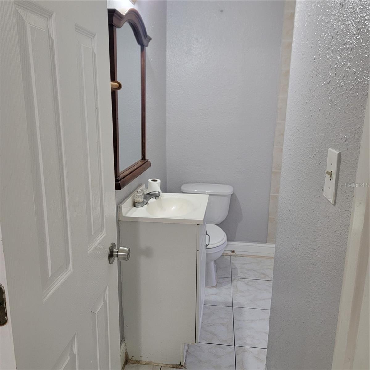 AVON SPGS - Residential Lease