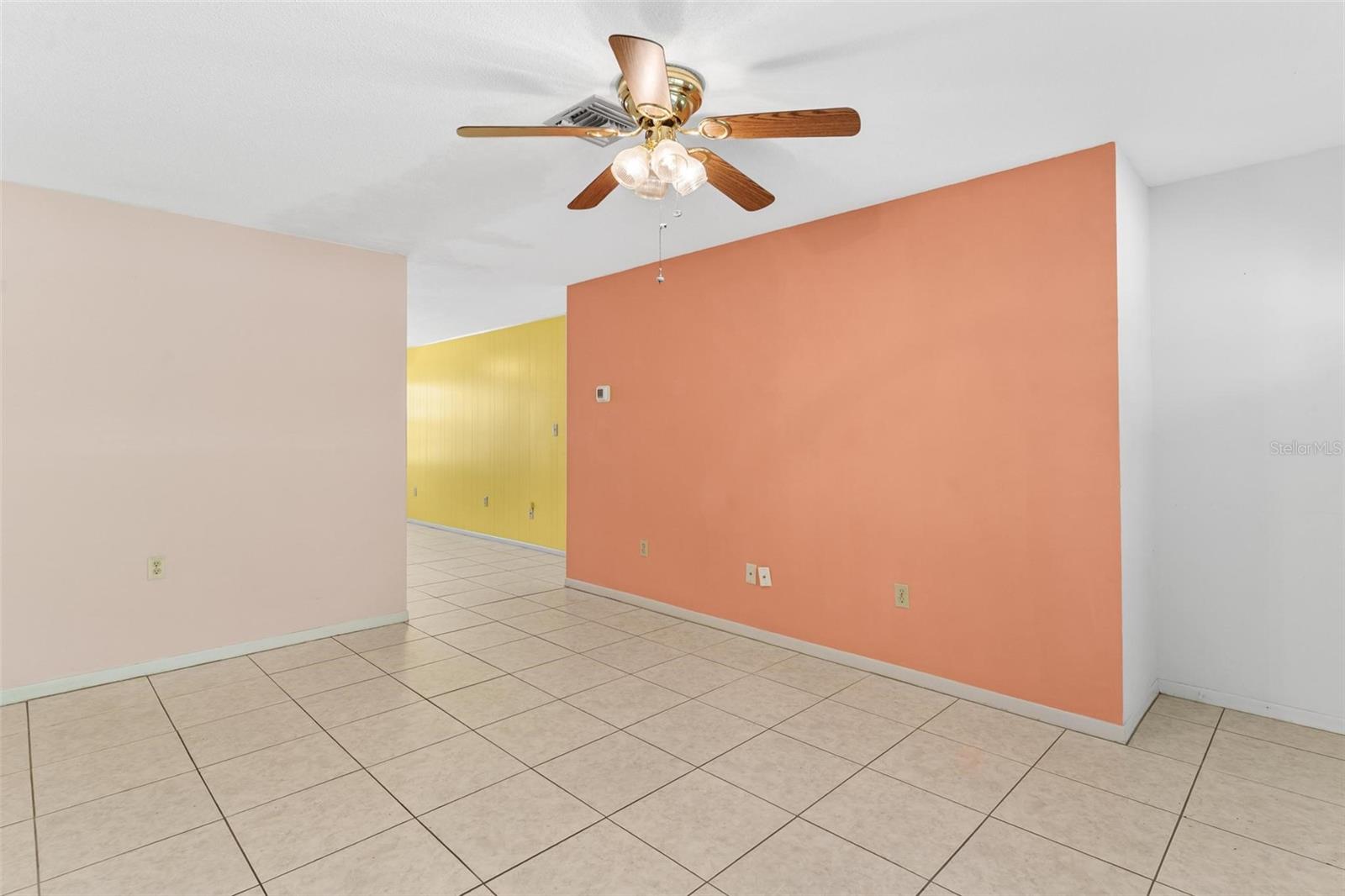 MOUNT DORA PARK SOUTH CONDO UNIT 01 - Residential