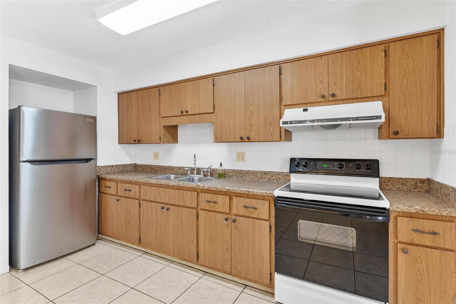 MOUNT DORA PARK SOUTH CONDO UNIT 01 - Residential