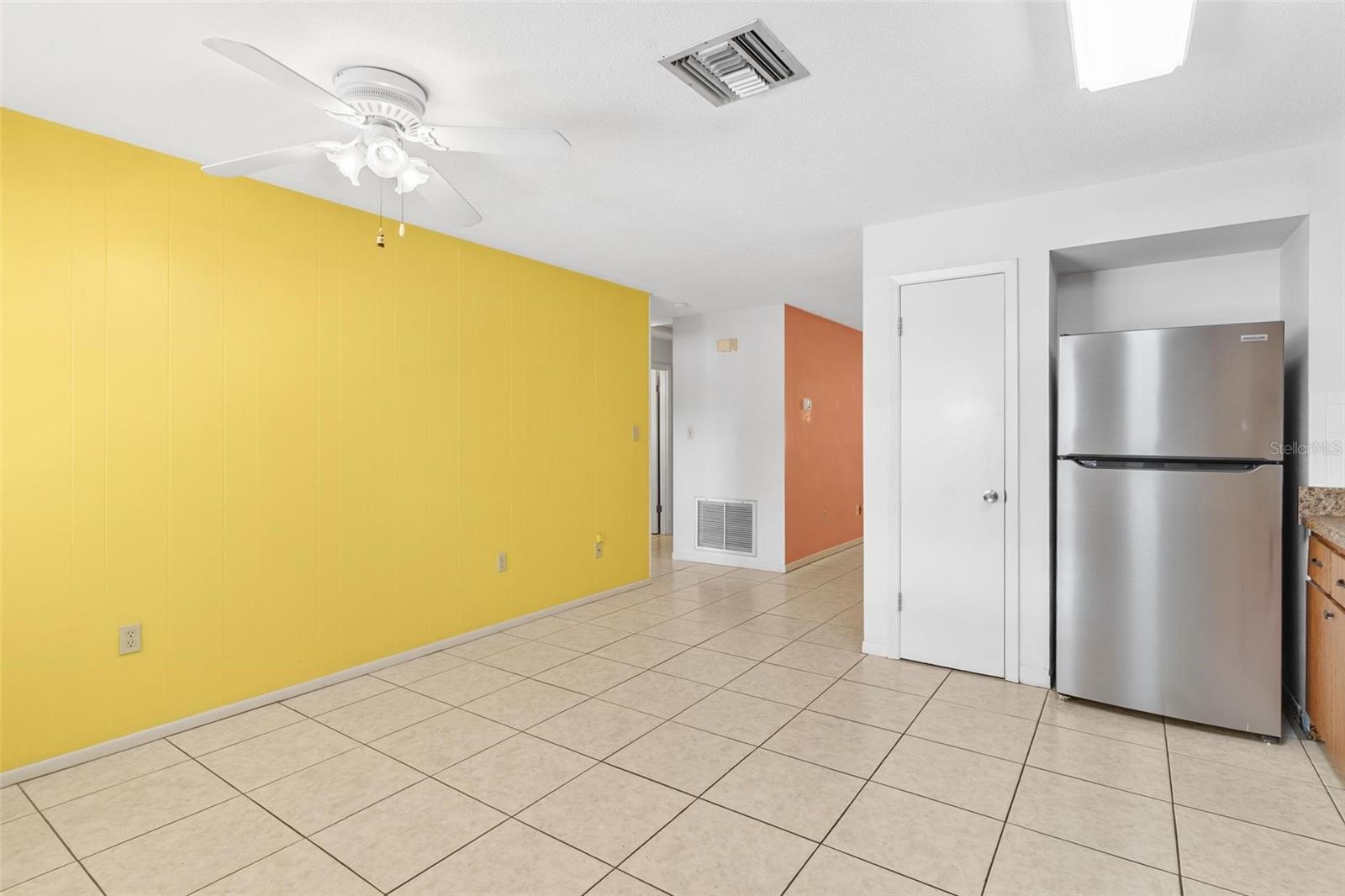 MOUNT DORA PARK SOUTH CONDO UNIT 01 - Residential