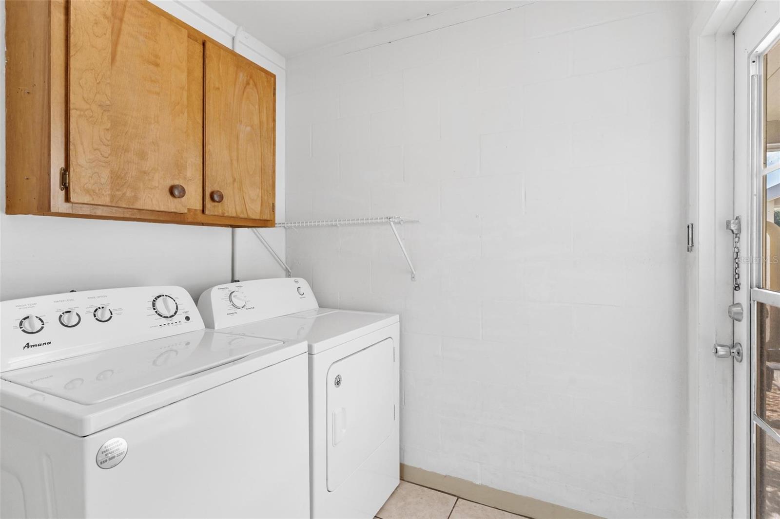 MOUNT DORA PARK SOUTH CONDO UNIT 01 - Residential