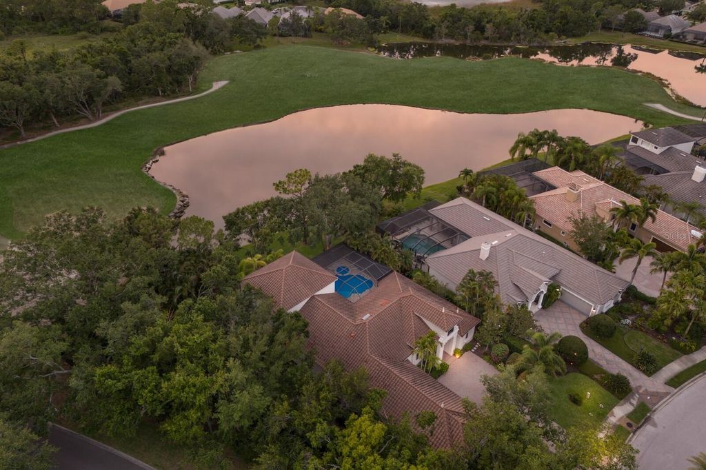 Lakewood Ranch Homes and Condos for Sale 7 Photo of 7532 Greystone Street, Lakewood Ranch, FL 34202 (MLS # A4648080)