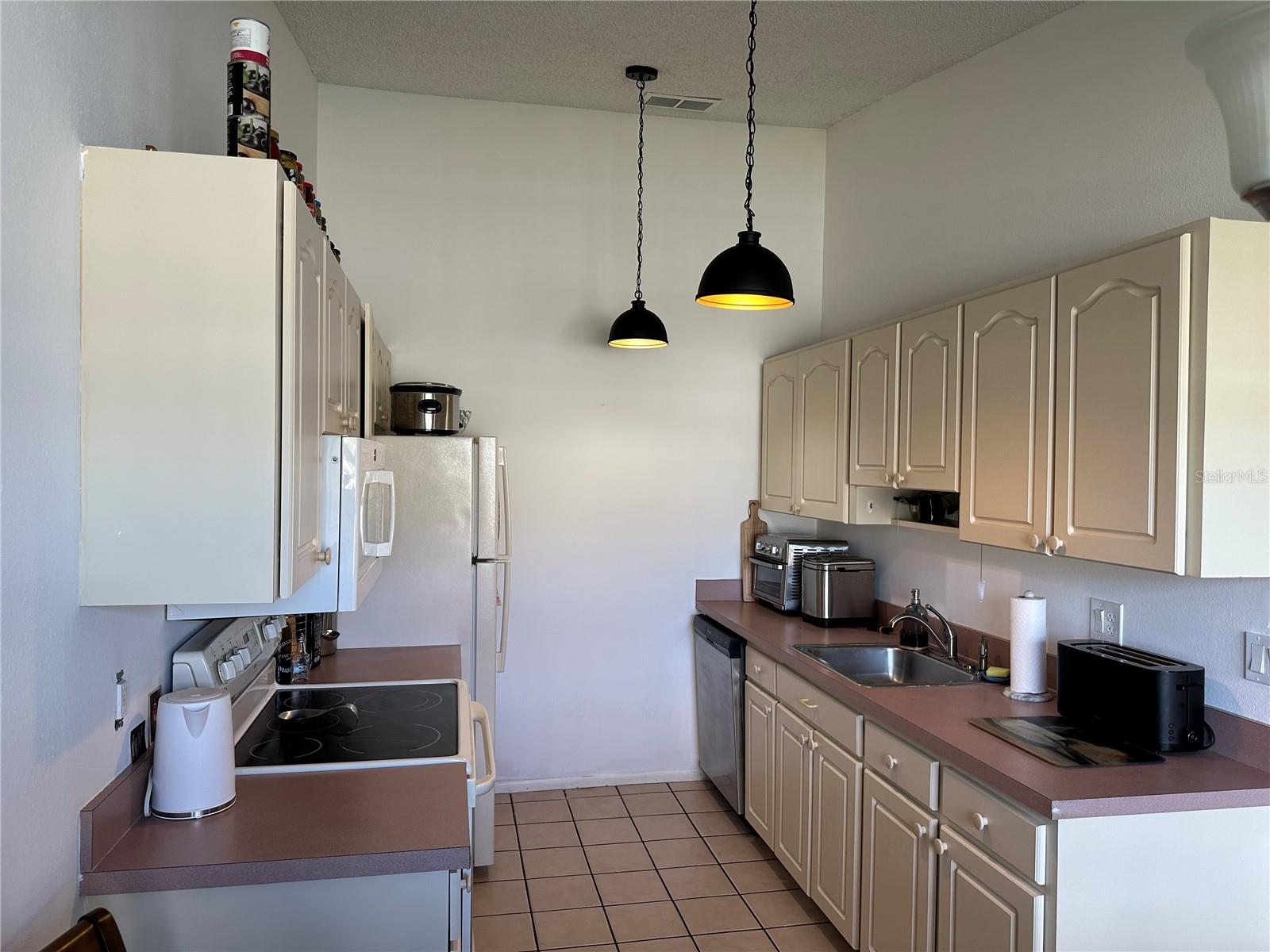 CORTEZ VILLAS CONDO 10 - Residential