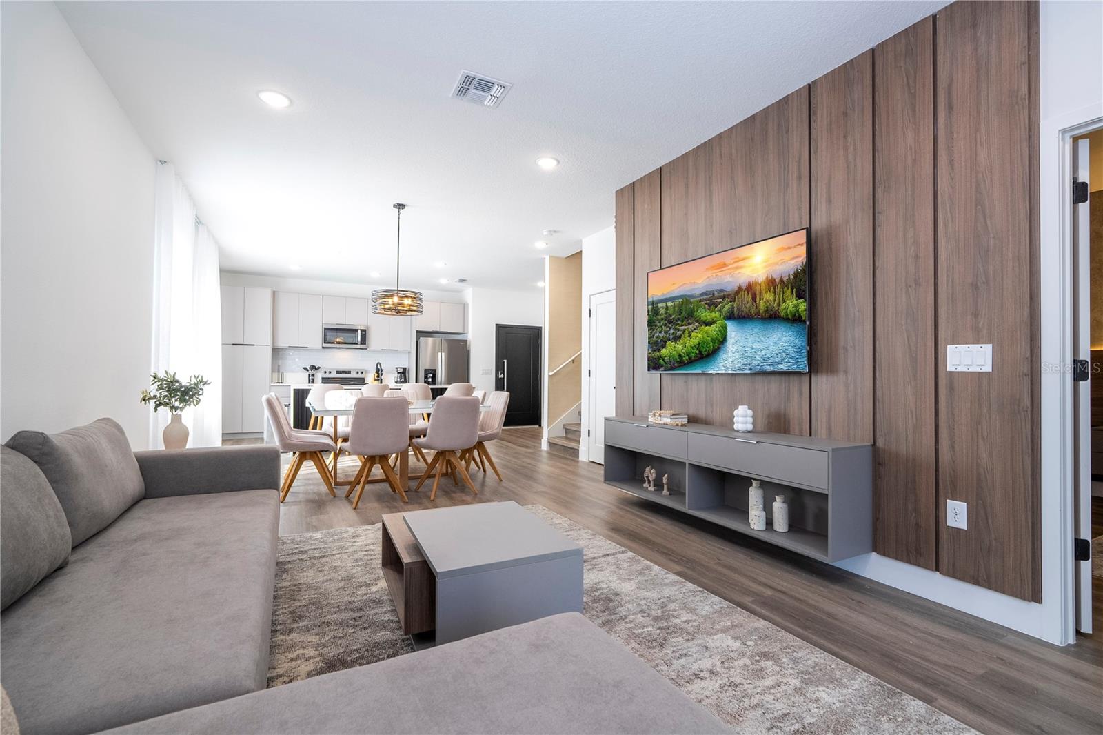 WESTSIDE CAY - Residential