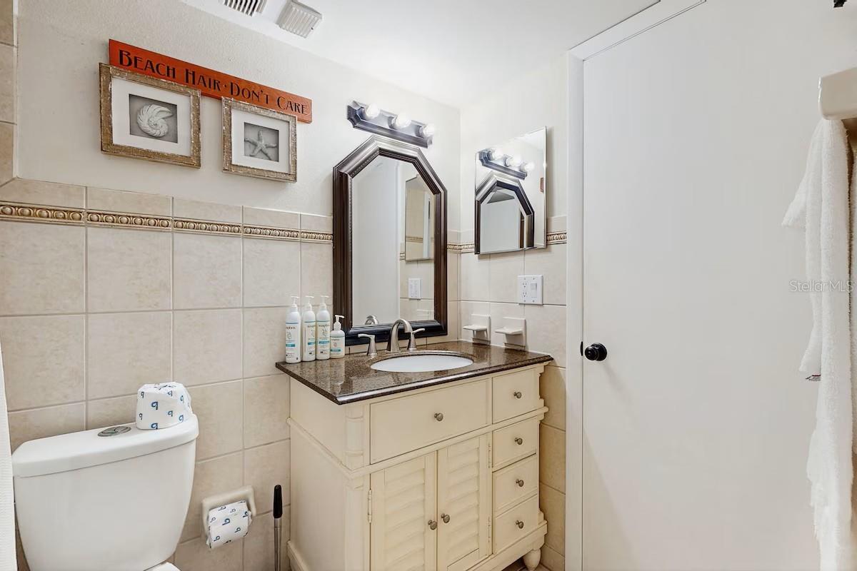 POINTE CONDO THE - Residential