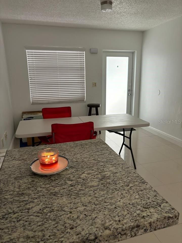 COMPLETELY REMODELED APARTMENT FOR RENT IN FIRST FLOOR,AVAILABLE JULY 1,2025.
2 BEDROOMS, 2 BATHS, GRANITE COUNTERTOOP,CENTRAL AIR CONDITIONER, 2 PARKING SPACES, WASHER AND DRYER IN THE BUILDING.
5965 W 26 Av, Hialeah,Fl 33016 Villas de Marbella.
Rental payment doesn’t include water and electricity.