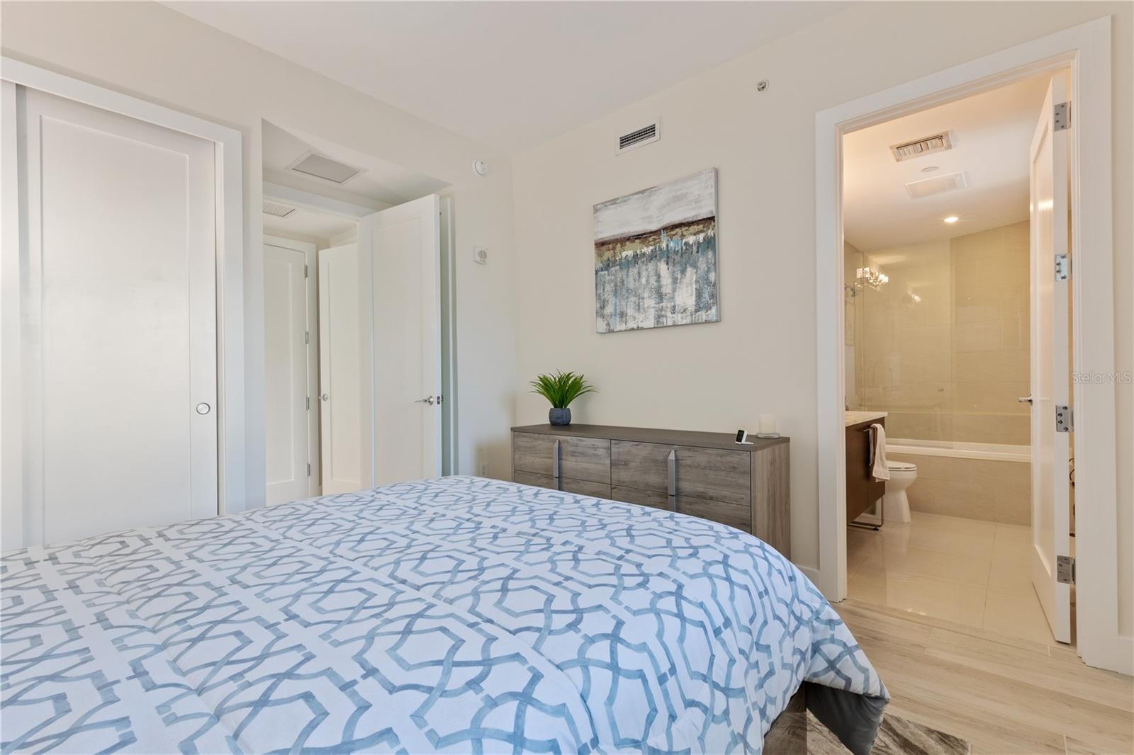 VUE SARASOTA BAY - Residential Lease