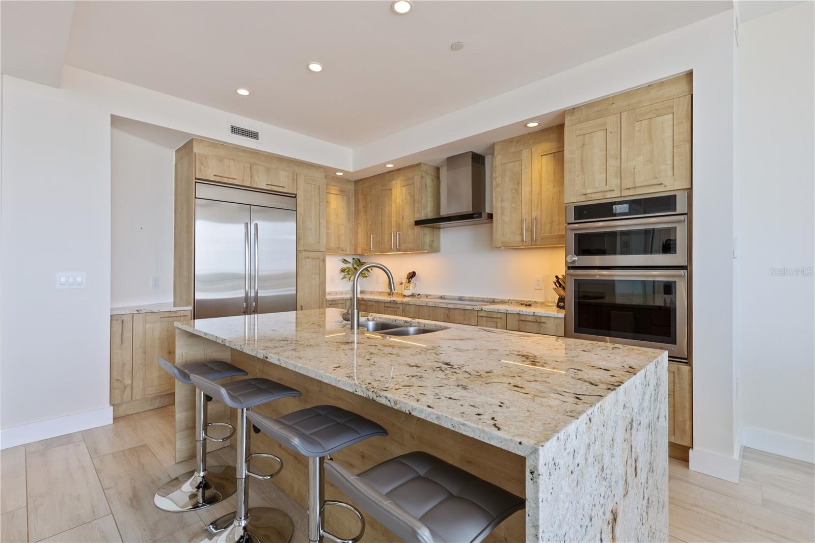 VUE SARASOTA BAY - Residential Lease