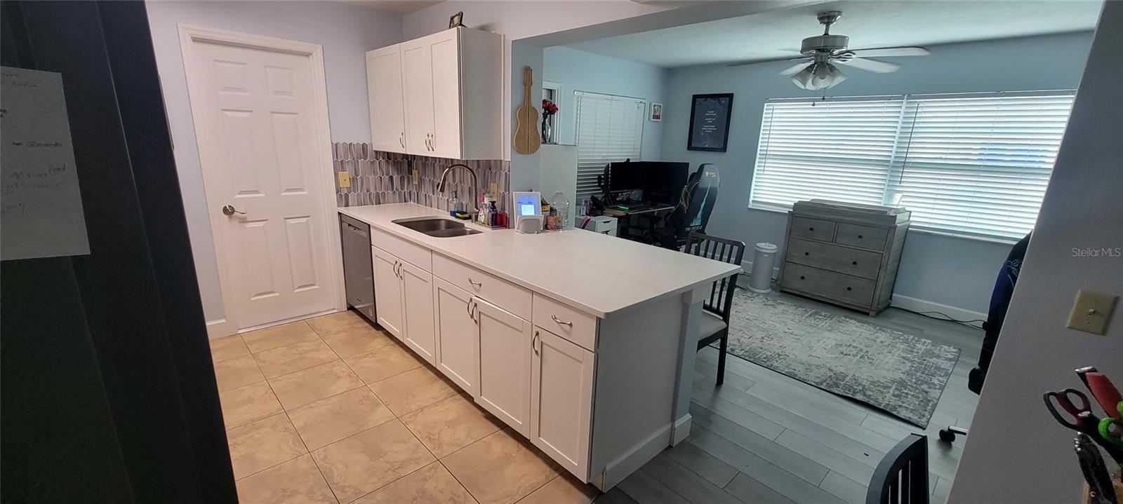 HARBOR PALMS-UNIT SIX - Residential