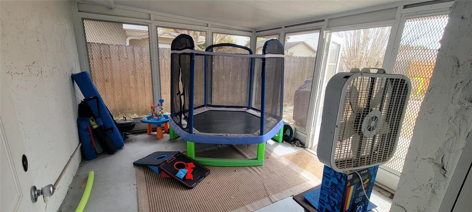 HARBOR PALMS-UNIT SIX - Residential