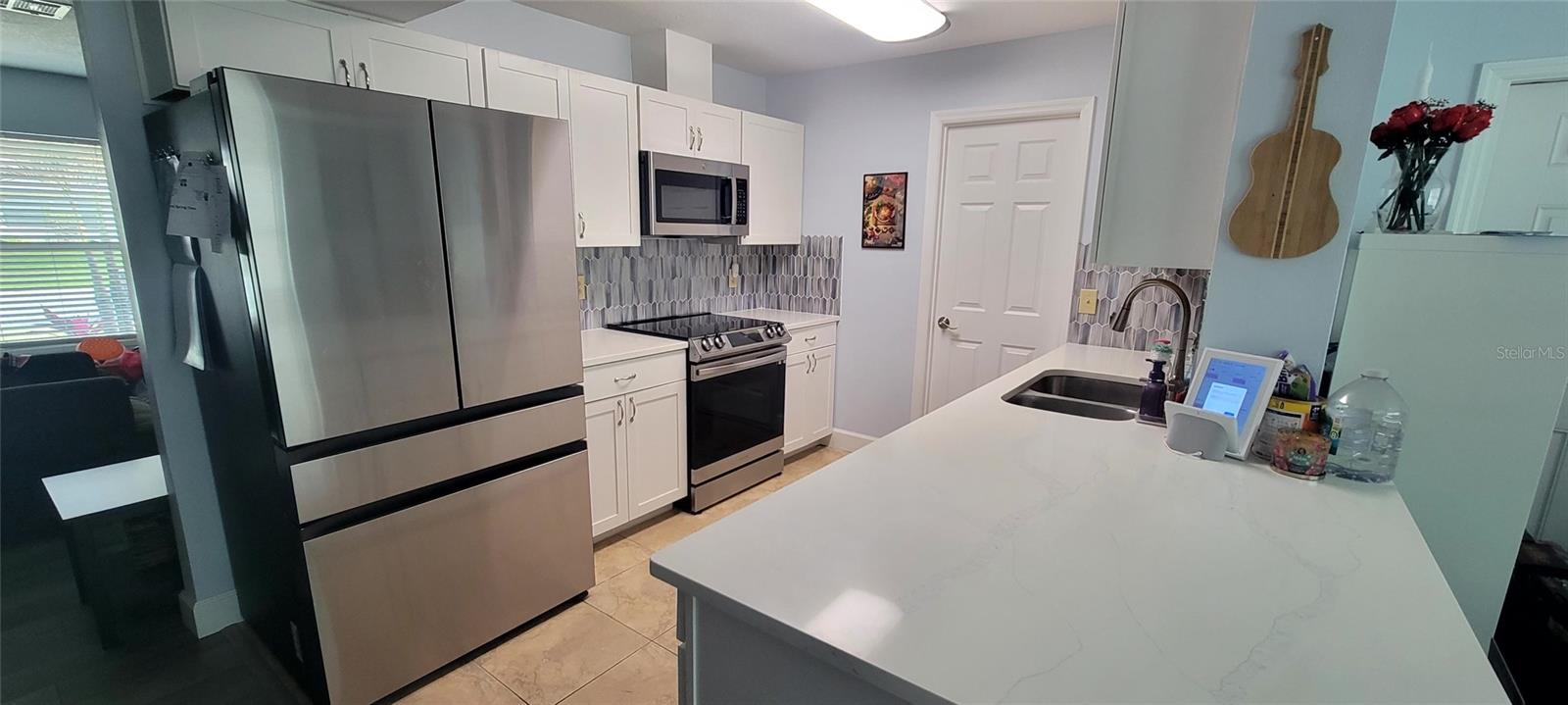 HARBOR PALMS-UNIT SIX - Residential