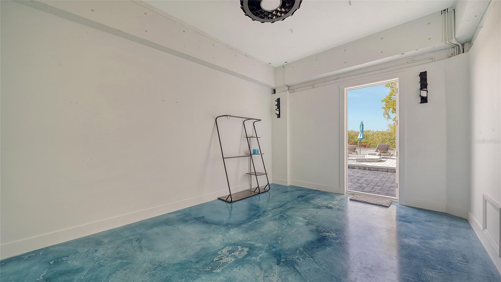 FISHERMENS BAY - Residential