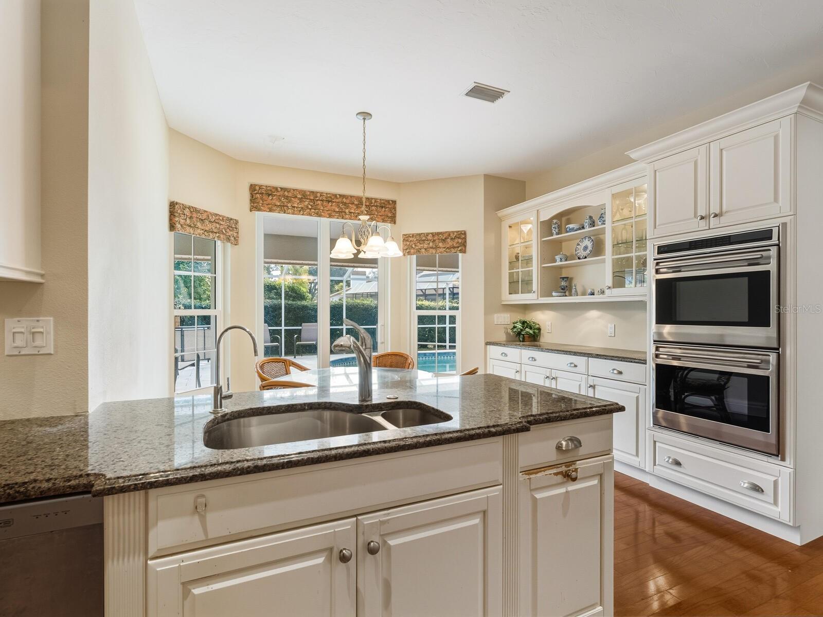 THE HIGHLANDS - Residential