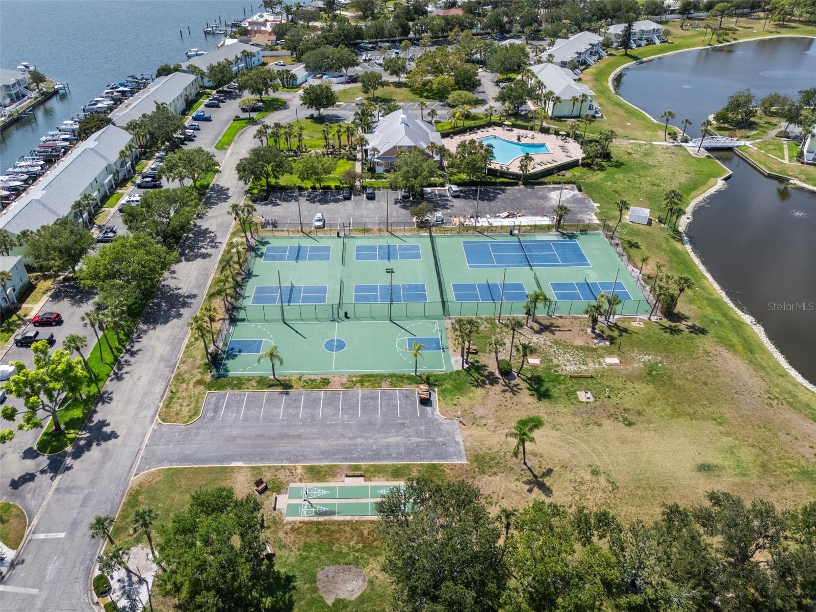 WATERSIDE AT COQUINA KEY SOUTH - Residential