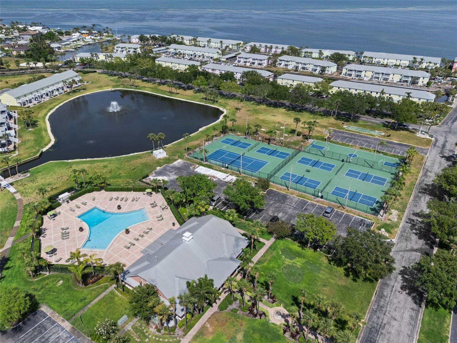 WATERSIDE AT COQUINA KEY SOUTH - Residential
