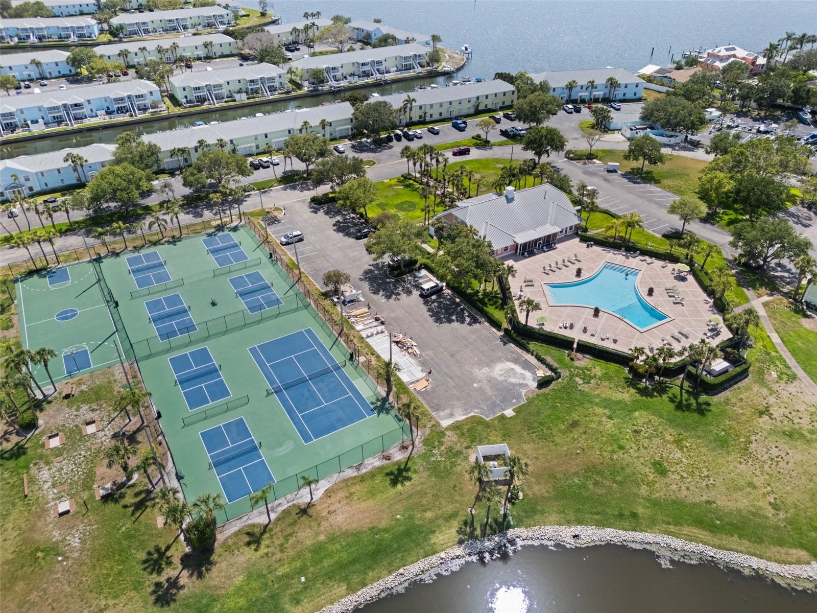 WATERSIDE AT COQUINA KEY SOUTH - Residential
