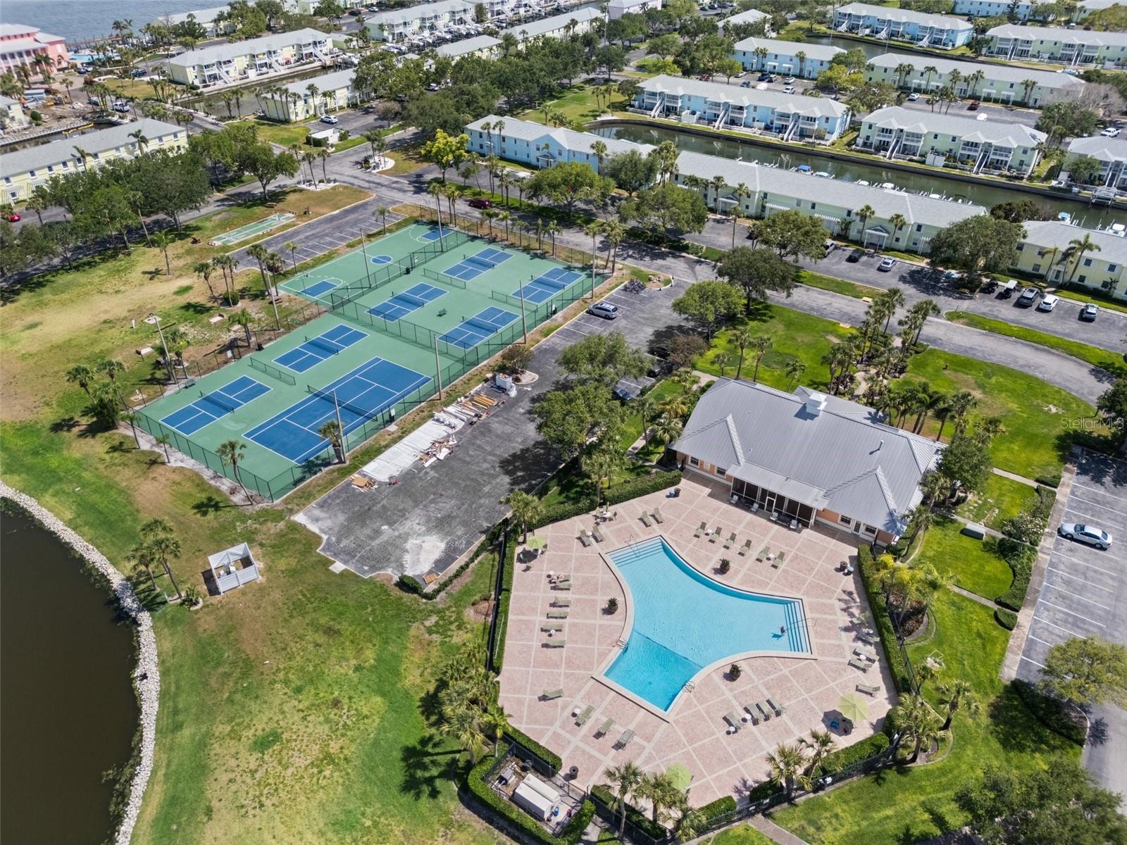 WATERSIDE AT COQUINA KEY SOUTH - Residential