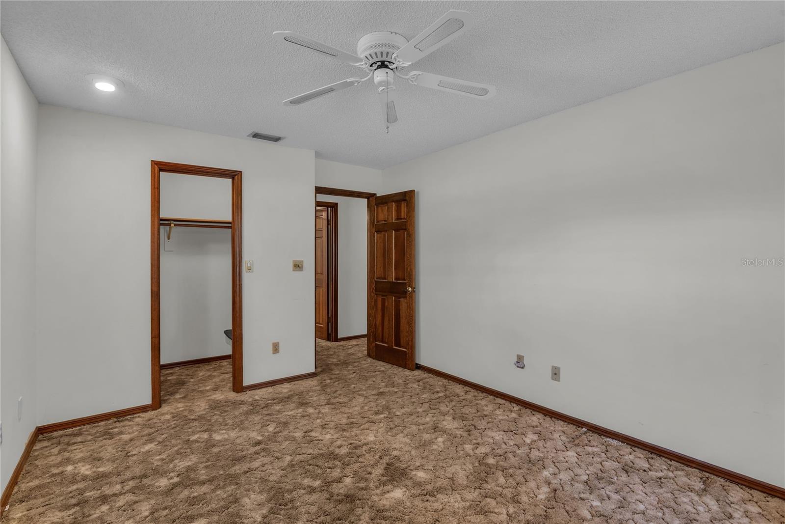 HULL ISLAND AT OAKLAND - Residential