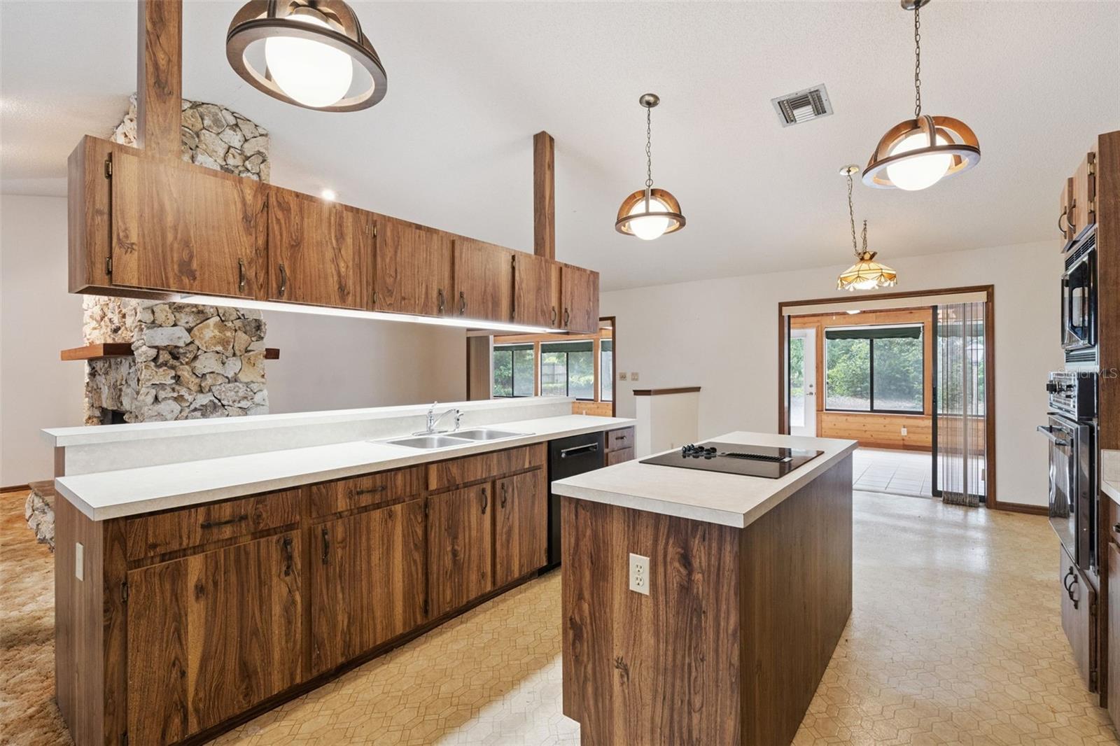 HULL ISLAND AT OAKLAND - Residential