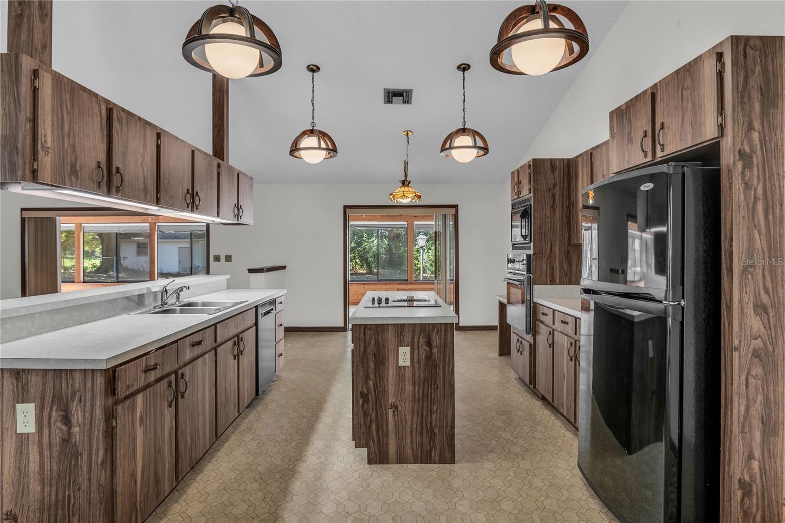 HULL ISLAND AT OAKLAND - Residential