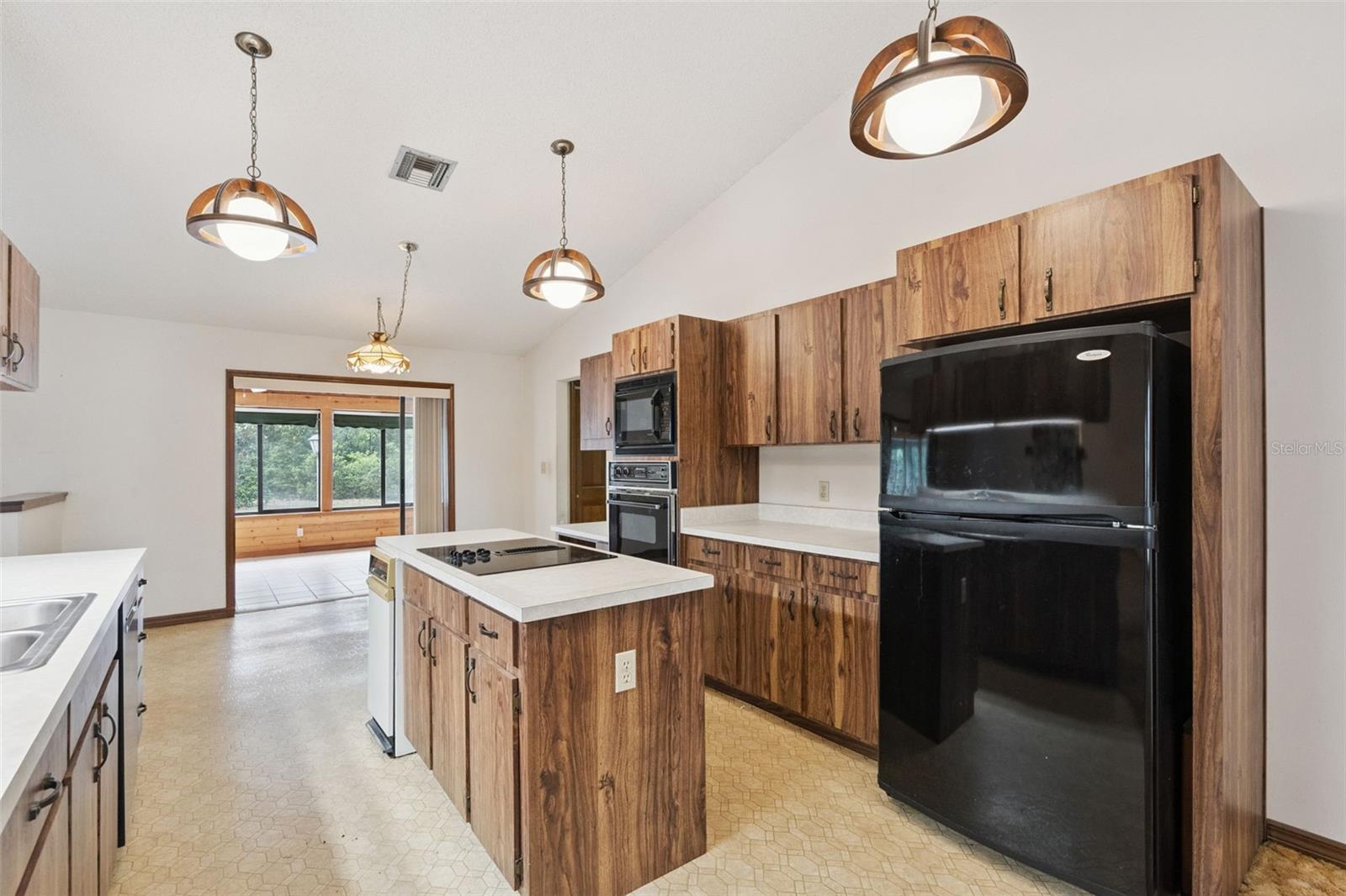 HULL ISLAND AT OAKLAND - Residential