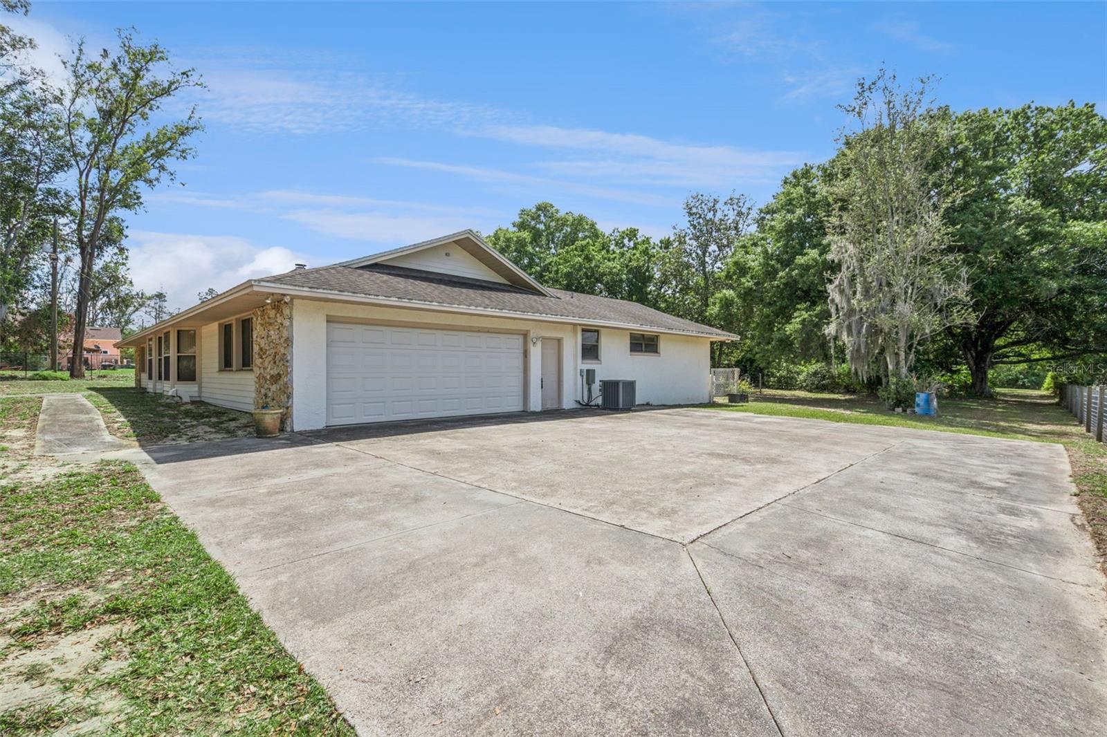 HULL ISLAND AT OAKLAND - Residential