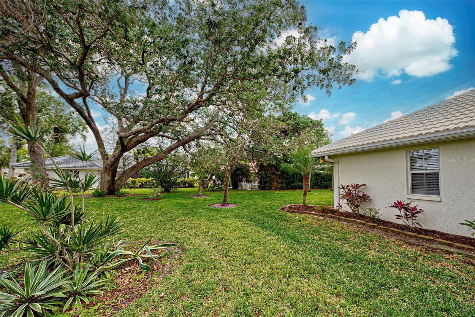 THE LAKES OF JACARANDA - Residential