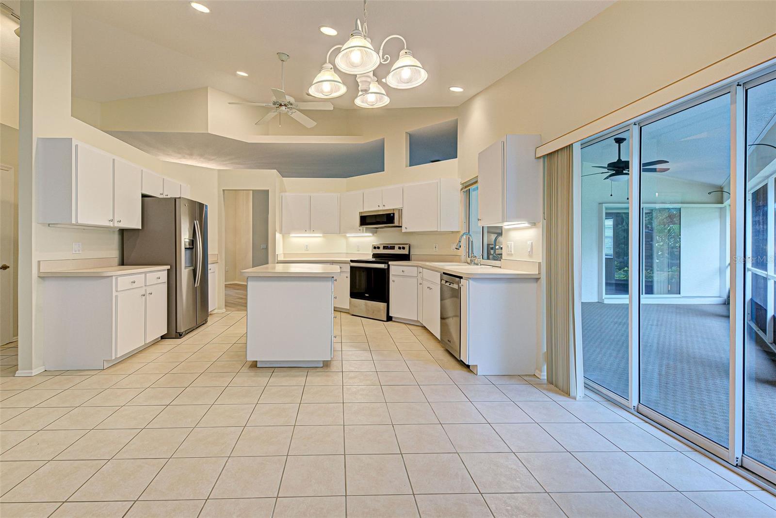 THE LAKES OF JACARANDA - Residential