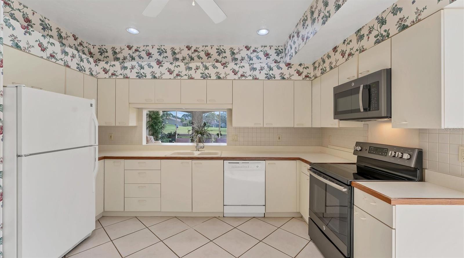 CHATSWORTH GREENE - THE MEADOWS - THE HIGHLANDS - Residential